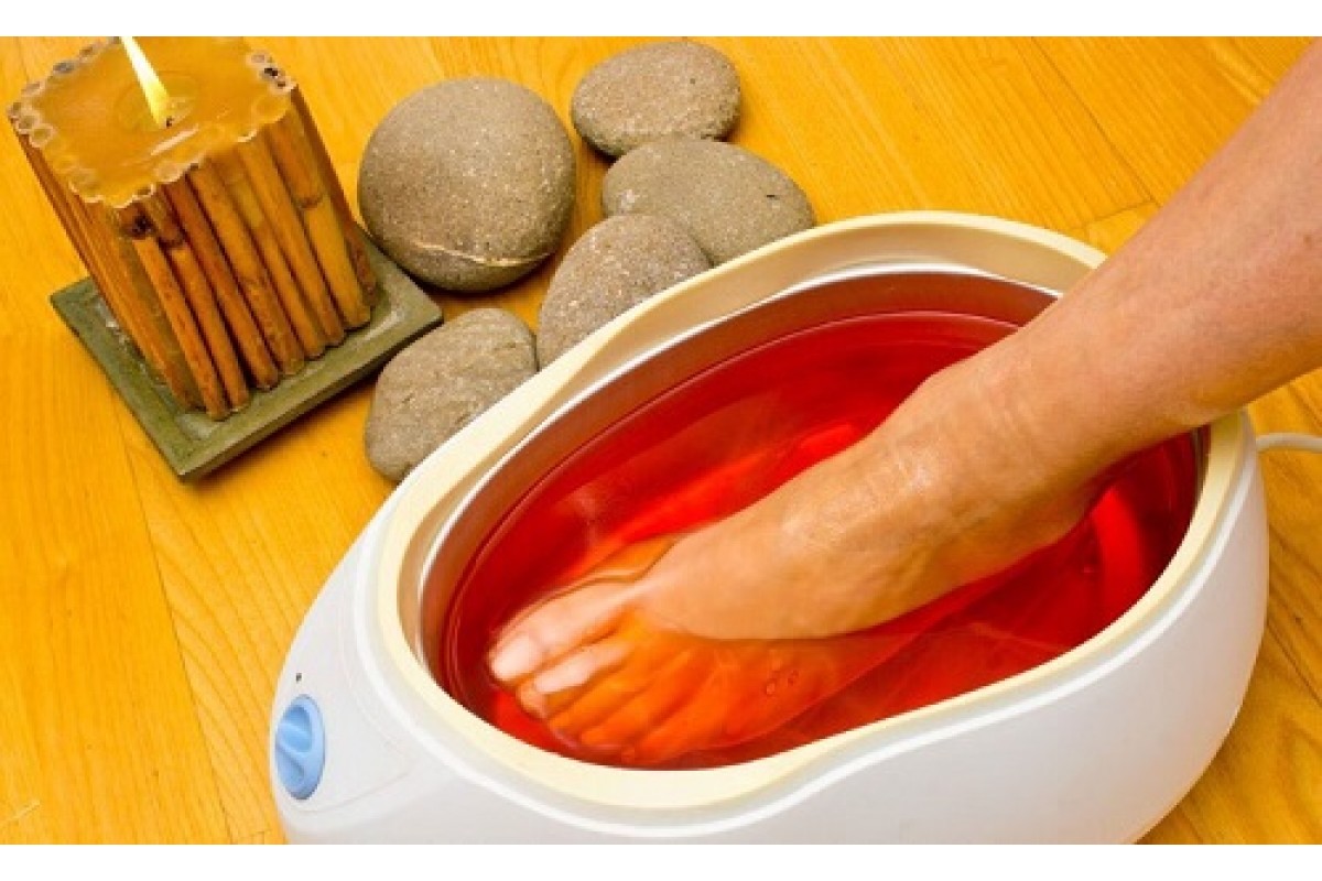 Ванночки для размягчения. Парафинотерапия для рук, ванночка парафиновая. Парафиновые ванночки для ног. Парафинотерапия для ног. Восковые ванночки для рук.
