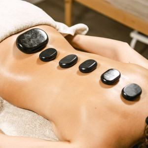 Massaggio con pietre calde di Chackra