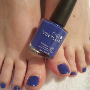 PEDICURE ESTETICO CON APPLICAZIONE SMALTO VINYLUX